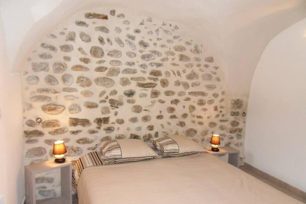 Le Gite Du Jas Vieux Montfort  Exterior foto